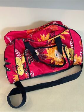 Thirty one Red Floral Travel Duffel Bag with Navy Straps
